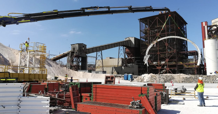 Estructura corrugada para revestimiento en Puerto Patache.